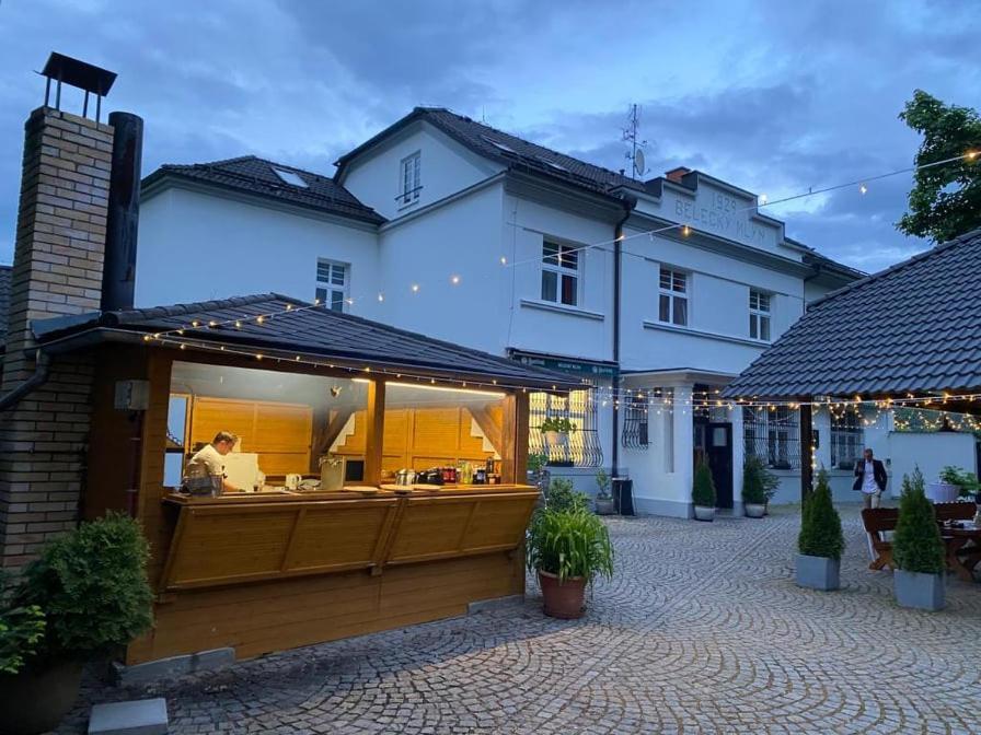 Penzion A Restaurace Belecky Mlyn Pteni エクステリア 写真