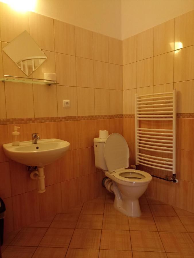 Penzion A Restaurace Belecky Mlyn Pteni エクステリア 写真